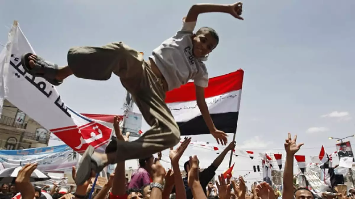 yemenies celebran la salida de saleh del pais