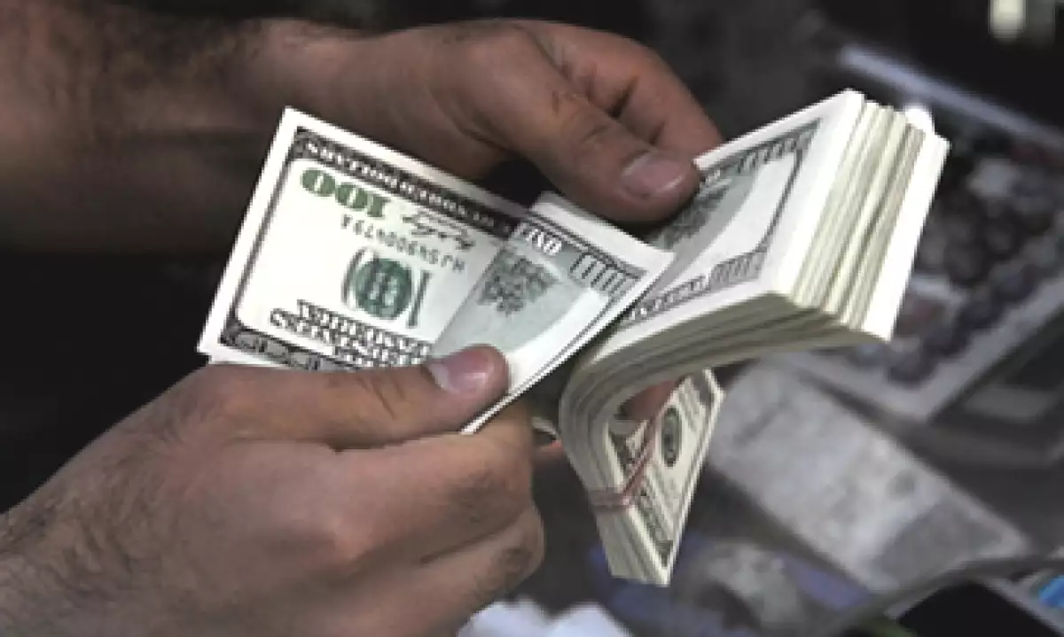 El dólar podría oscilar este lunes entre 12.70 y 12.79 pesos por dólar. (Foto: Getty Images)