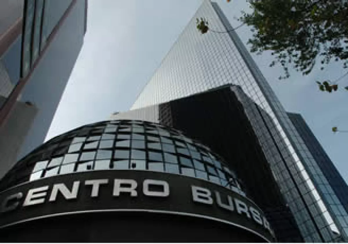 La Bolsa Mexicana registró un volumen de 330.6 millones de acciones. (Foto: EFE)