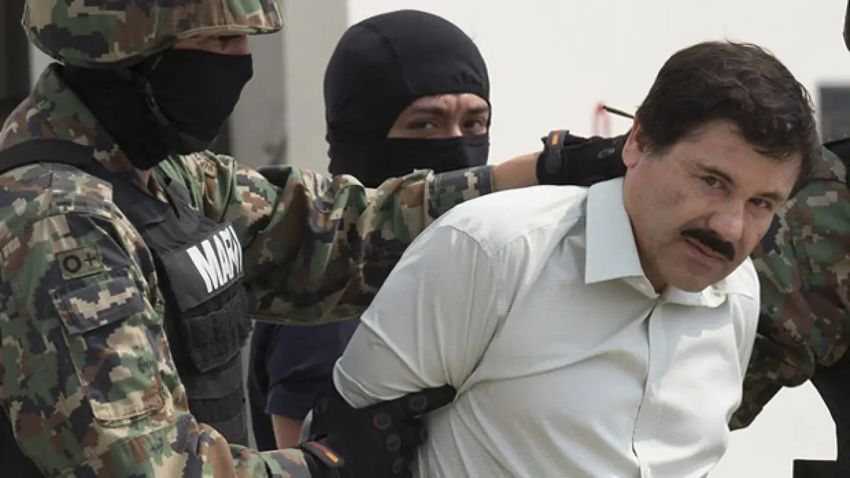 El chapo en su captura el 22 de Febrero del 2014.