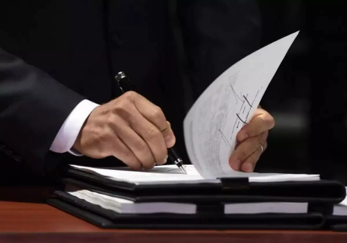 Pe�a Nieto firma decreto de reforma energ�tica