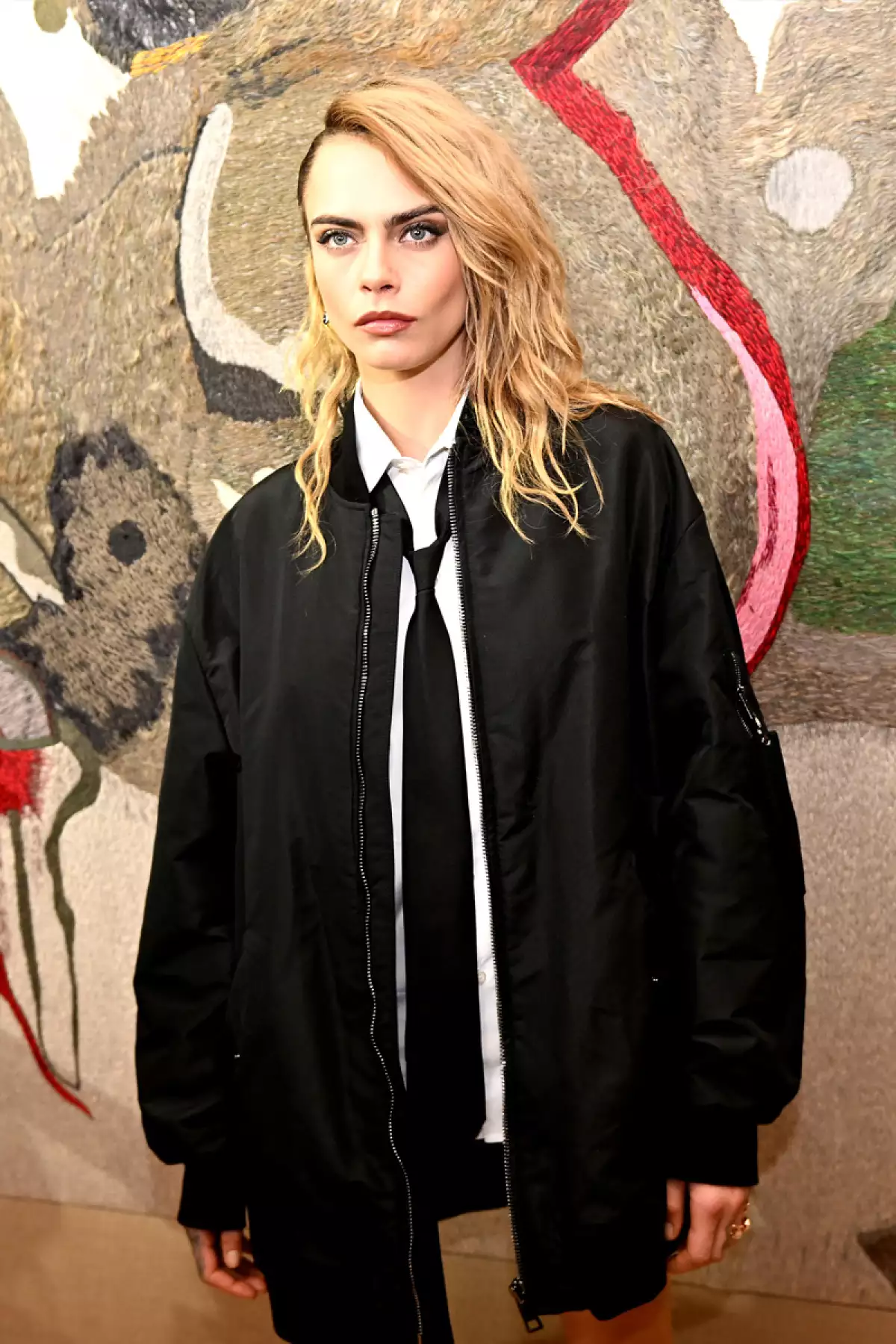 Modelo Cara Delevingne preocupa por posible adicción