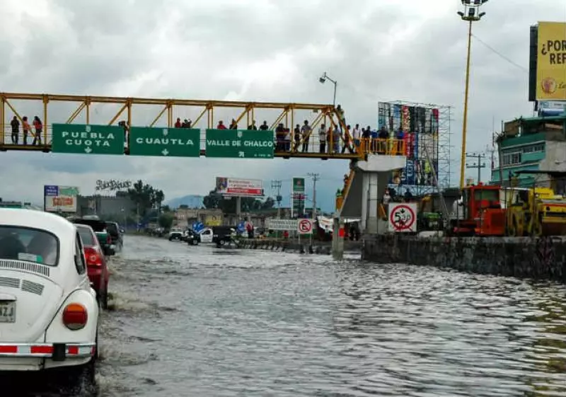 Carretera inundada