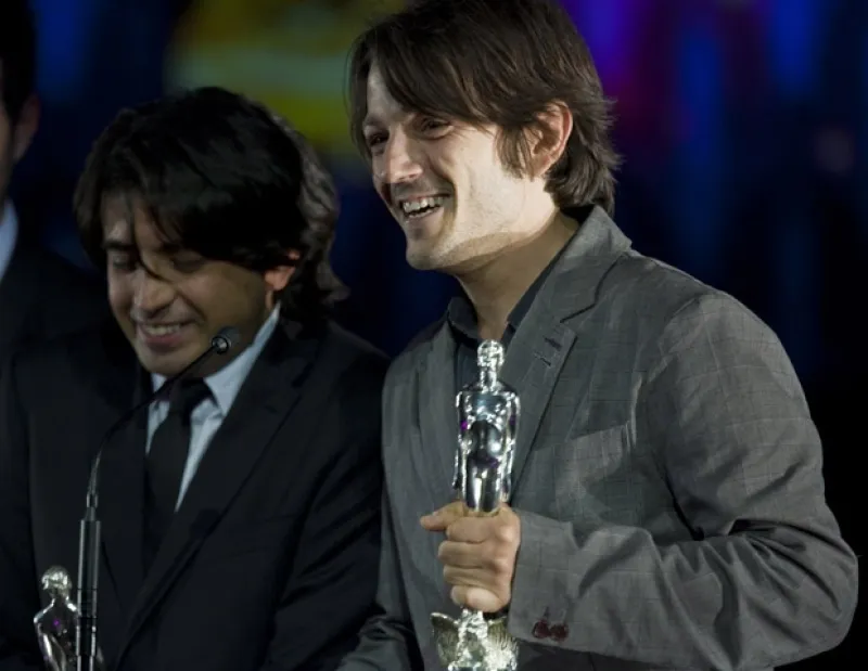 El actor y director fue galardonado como mejor guión original por la cinta `Abel´ y compartió su felicidad en su cuenta de Twitter.