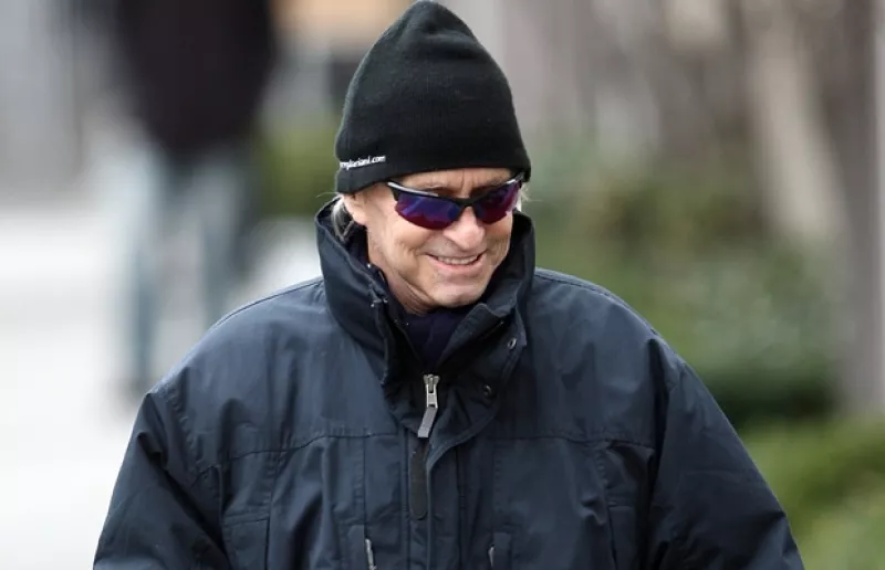 El actor dice que su tumor ha desaparecido y que existen grandes posibilidades de que haya vencido a la terrible enfermedad.