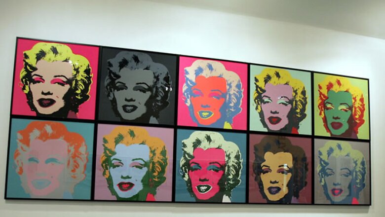 Varios retratos de la actriz y cantante hechos por el artista pop Andy Warhol. Esta exposición sucedió en la ciudad de Milán, Italia, en septiembre de 2004, en una de las más grandes del artista en este país.