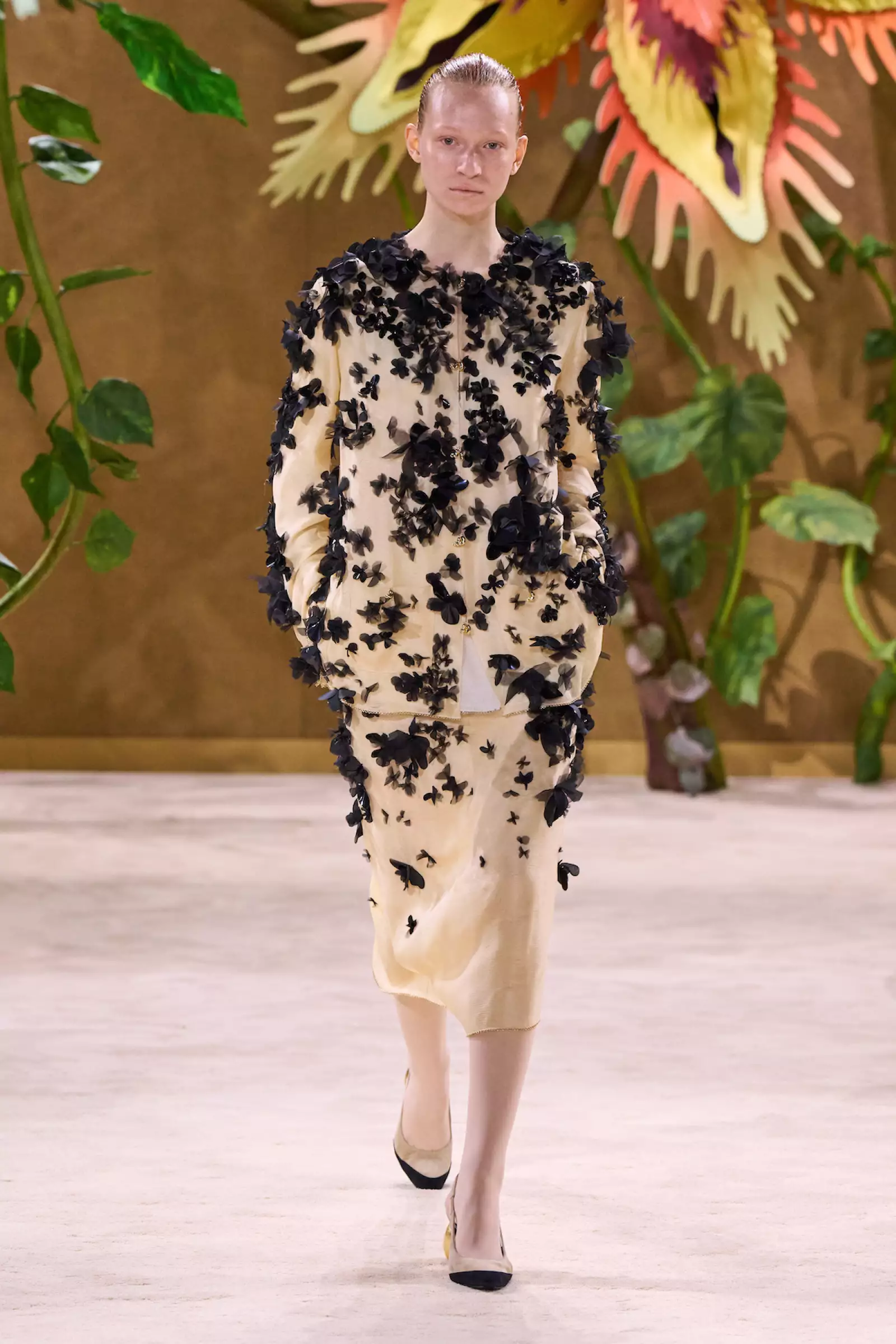 Chanel HC F26 007.jpg