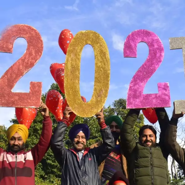 Subdued New Year's Eve Celebrations As Night Curfew Imposed In Many Cities Due To Covid-19