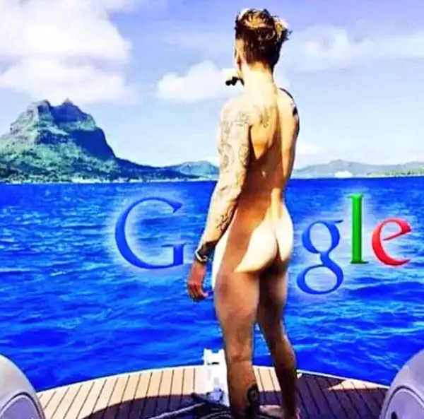 Google, anuncio de Parental Advisory y más enunciados fueron los que usaron para "cubrir" el derrère de Justin.
