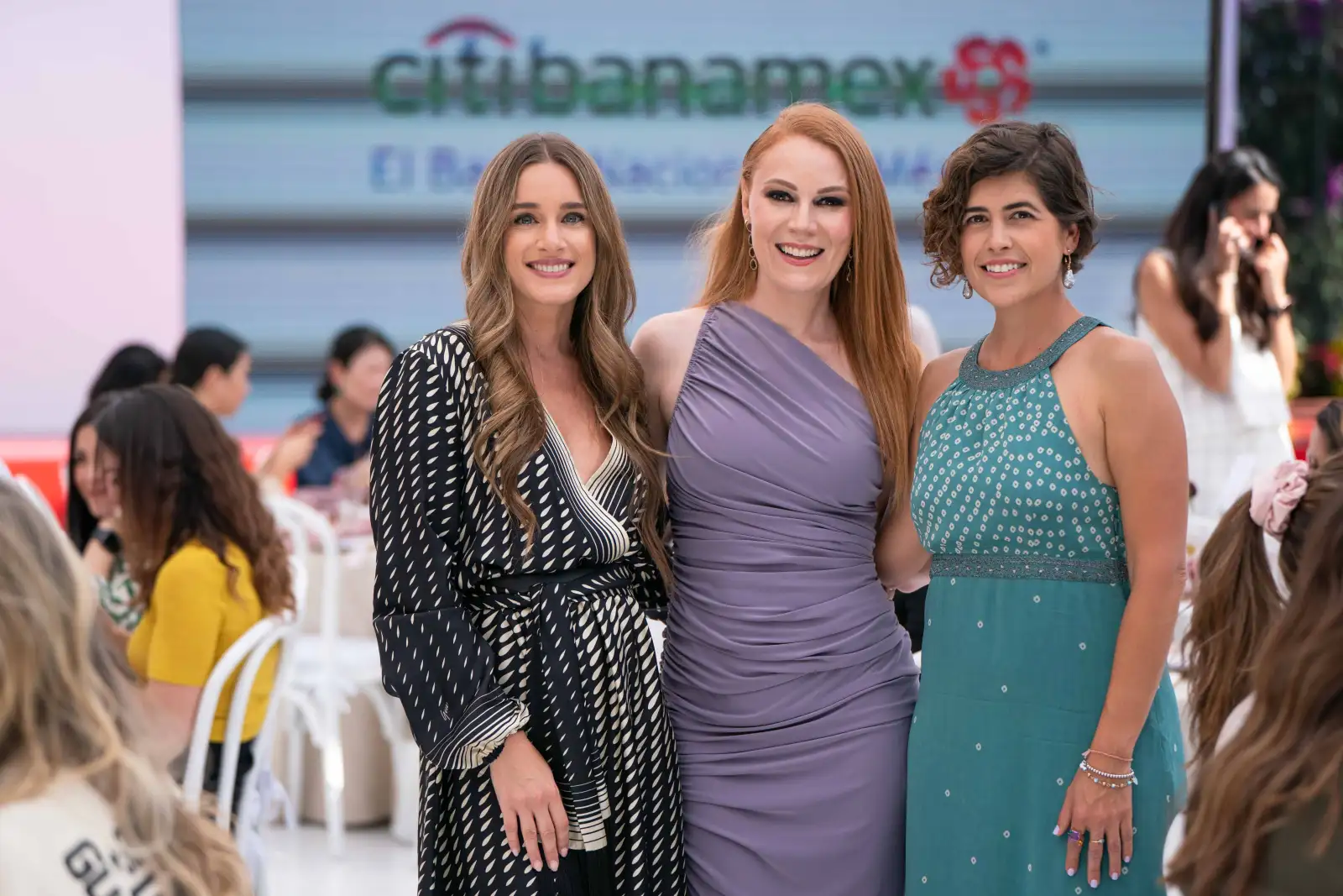 100322COMIDA31MUJERESQUIEN2022064.JPG