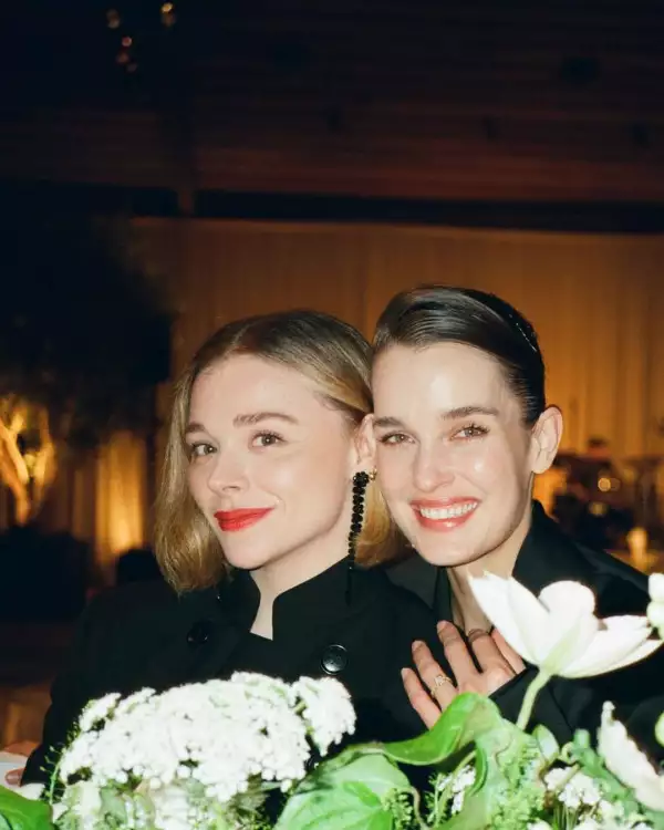 chloe-grace-moretz-y-su-esposa-kate-harrison.jpg