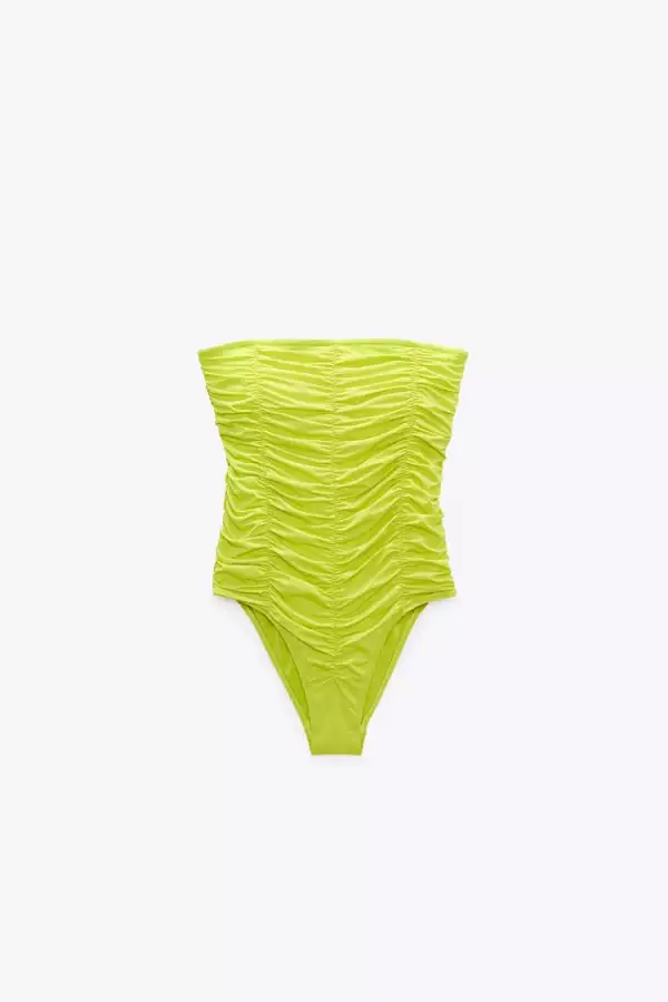 traje-drapeado-zara.jpeg