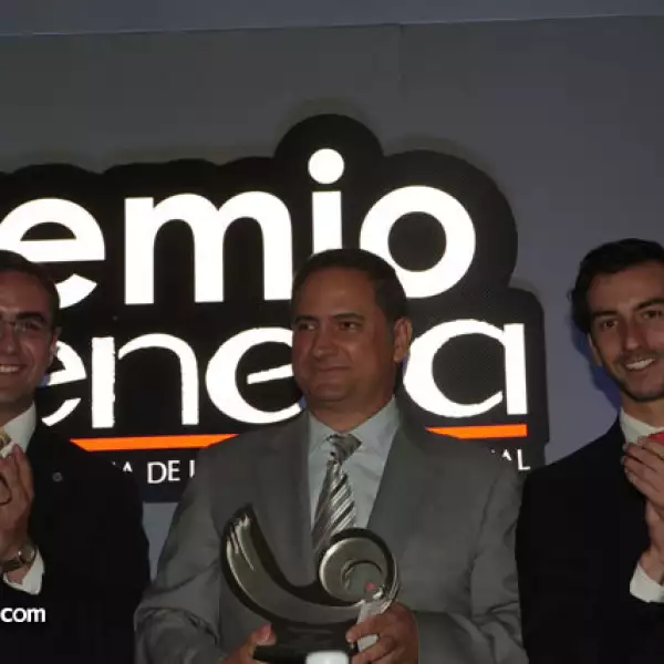 Antonio Dávila,Alejandro Soberón,Antonio Gea