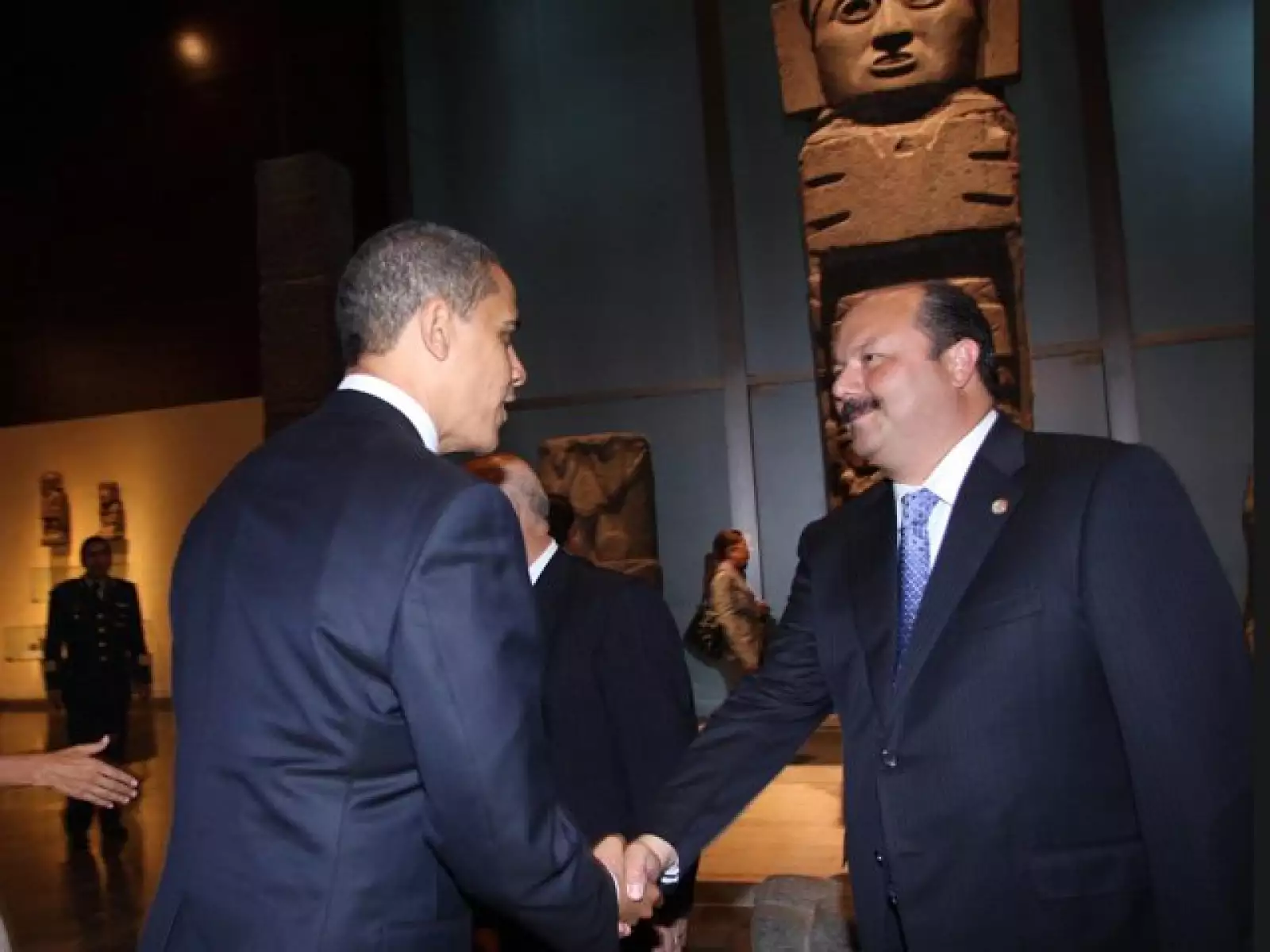 Barack Obama saluda al presidente de la Cámara de Diputados, César Duarte.