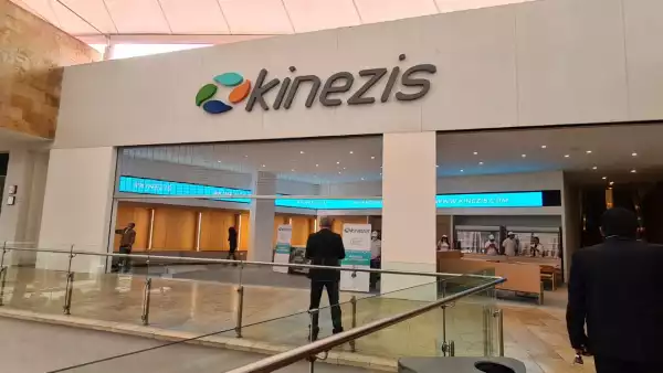 Fachada de Kinezis en Mundo E (Cortesía)