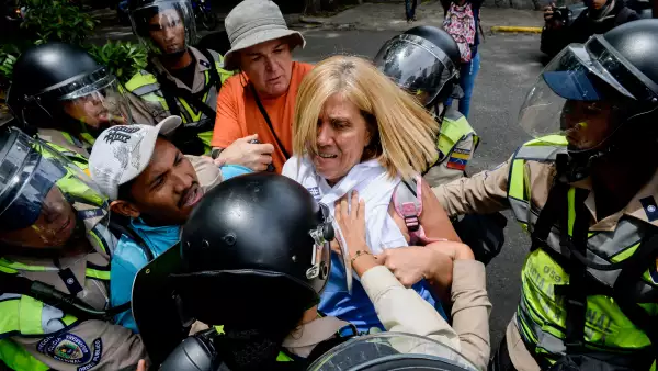 Varios grupos de manifestantes fueron heridos durante el operativo de seguridad del gobierno venezolano.