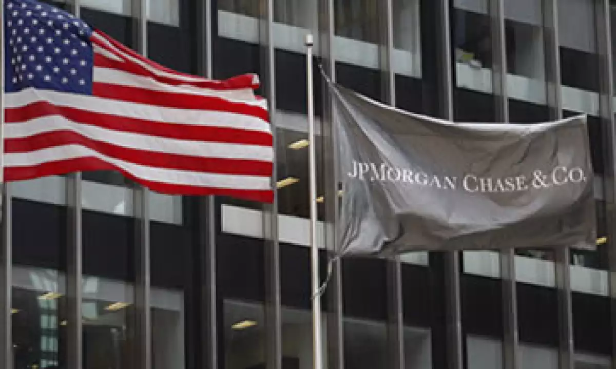 James Dimon anunció el jueves que el banco más grande de EU por activos había perdido al menos 2,000 mdd. (Foto: Reuters)