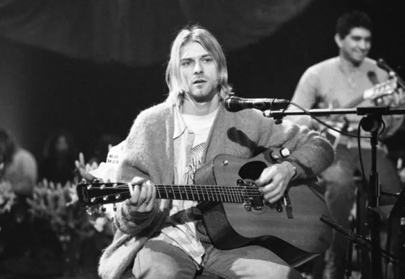 Tras determinar que la muerte del frontman de Nirvana, el Departamento de Policía de Seattle reveló imágenes inéditas del lugar en donde falleció el emblemático cantante de los 90’s.