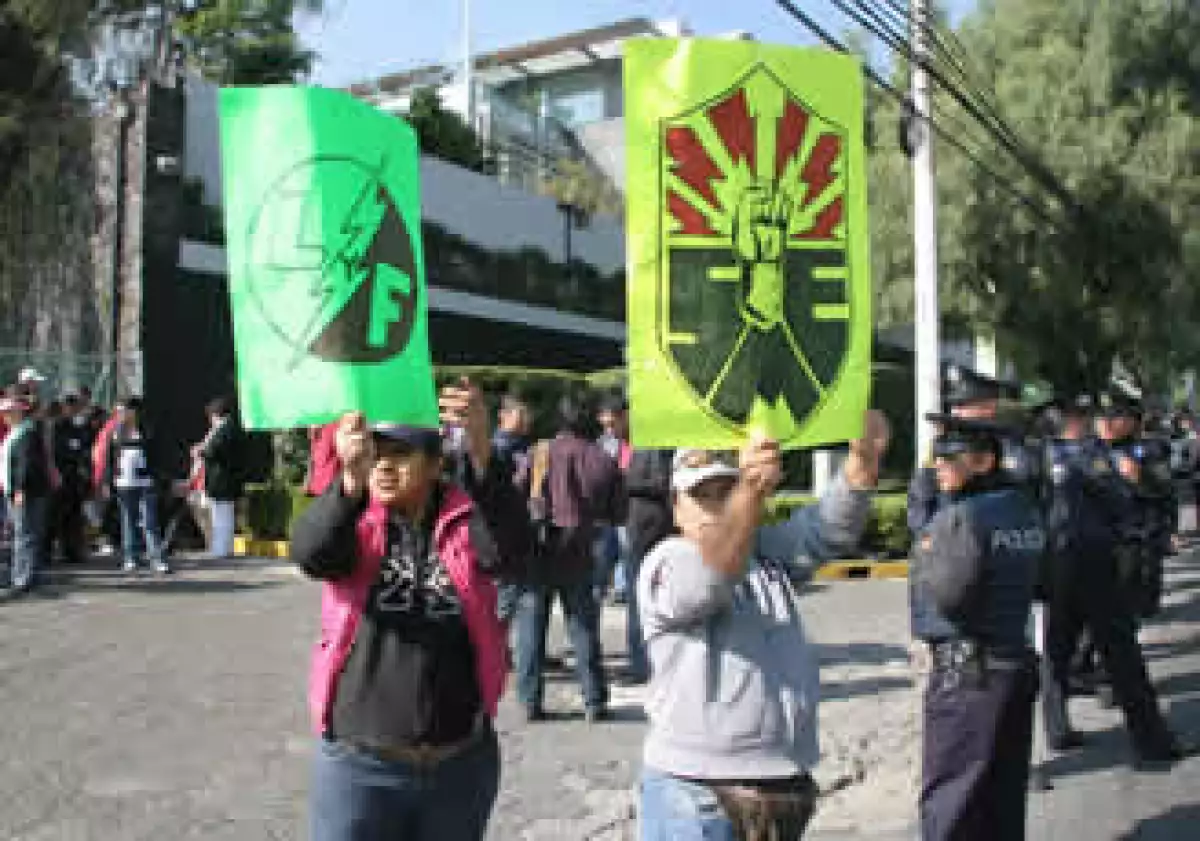 Algunos manifestantes se concetrarán en las inmediaciones de las estaciones Aeropuerto, La Raza, San Lázaro, Viaducto y Normal del Metro. (Foto: Notimex)