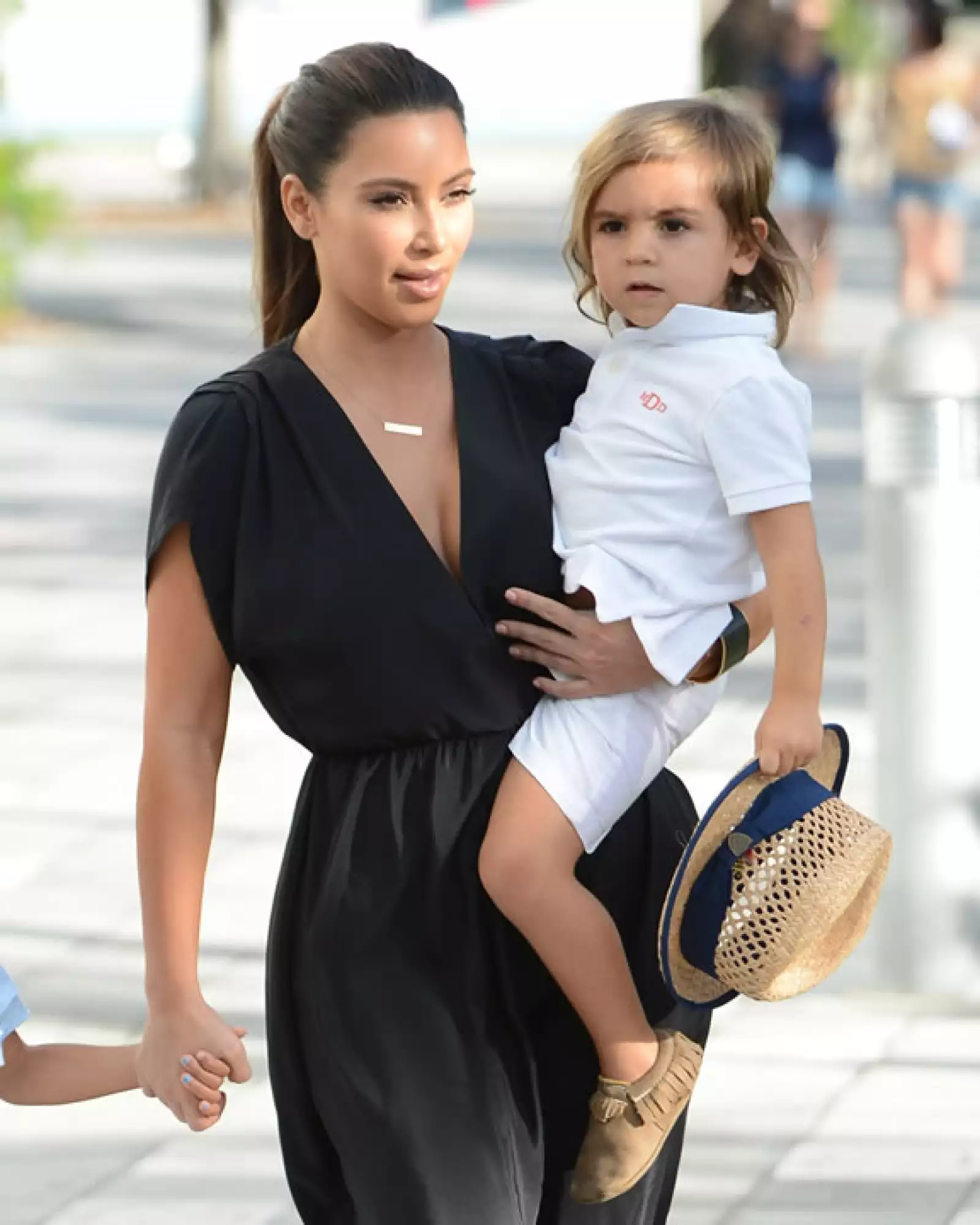 Quien más lo consiente es sin duda su tía Kim.