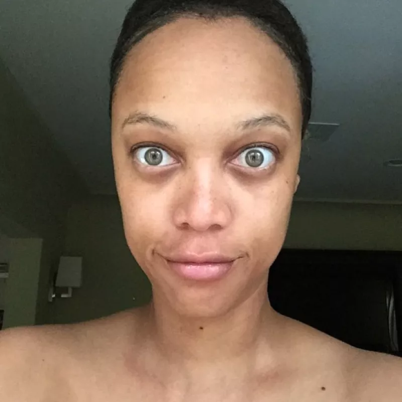 La top model mostró a sus seguidores en Instagram cómo luce ‘al natural’, haciéndoles saber que no tiene nada que esconder.