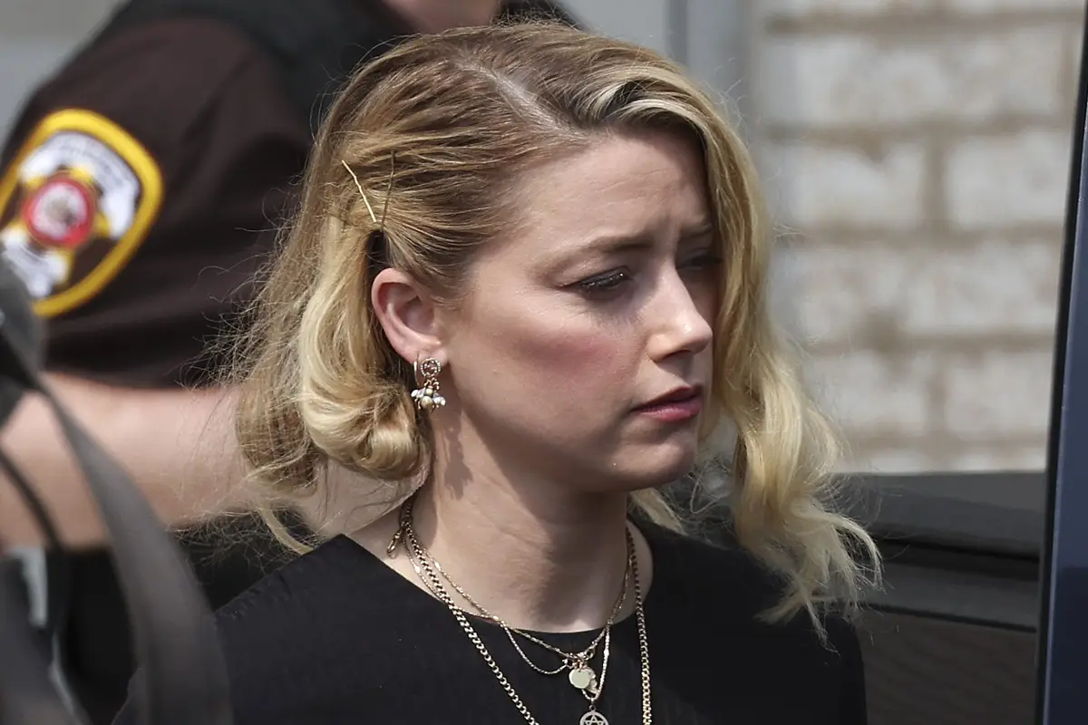 Amber Heard aseguradora busca evitar pago de daños a Johnny Depp
