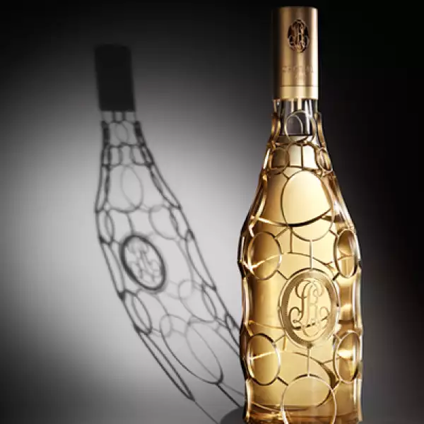 La casa de champagne pidió al artista diseñador Philippe di Meo la creación de una edición de 400 botellas únicas.