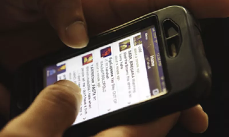 Estiman que el iPhone 5 tenga una mejor cámara, un chip A5 más veloz y el doble de memoria RAM. (Foto: AP)