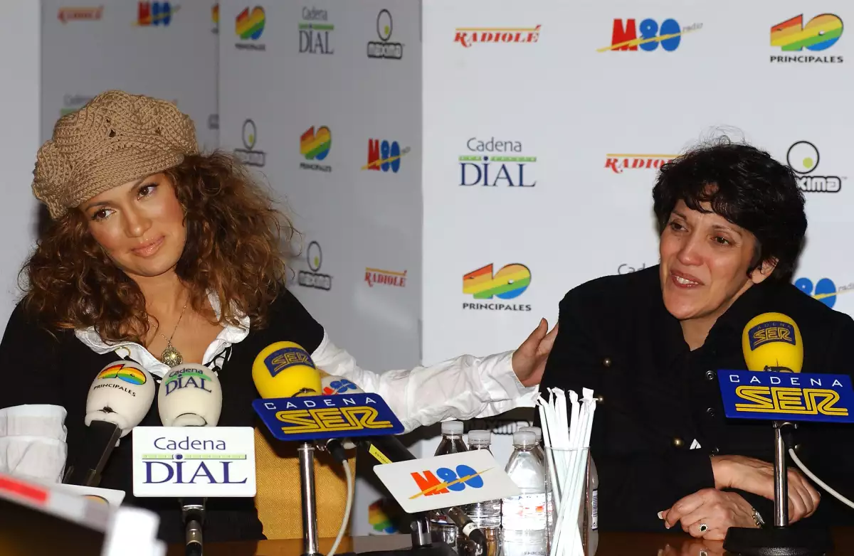 Jennifer Lopez Promotes "Maid In Manhattan" In Spain
