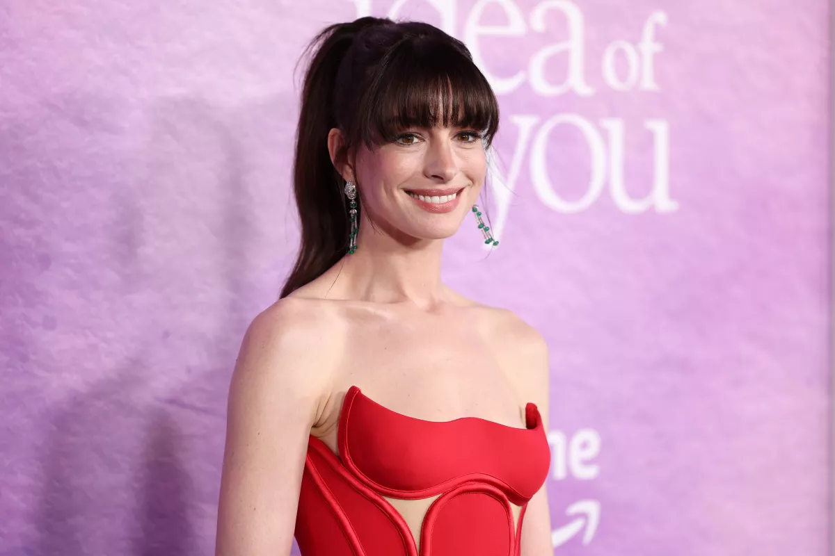 Anne Hathaway 