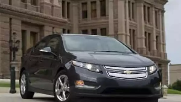 El Volt es capaz de funcionar con energía eléctrica en cortas distancias y recurrir a un motor de gasolina para viajes más largos. (Foto: Reuters)