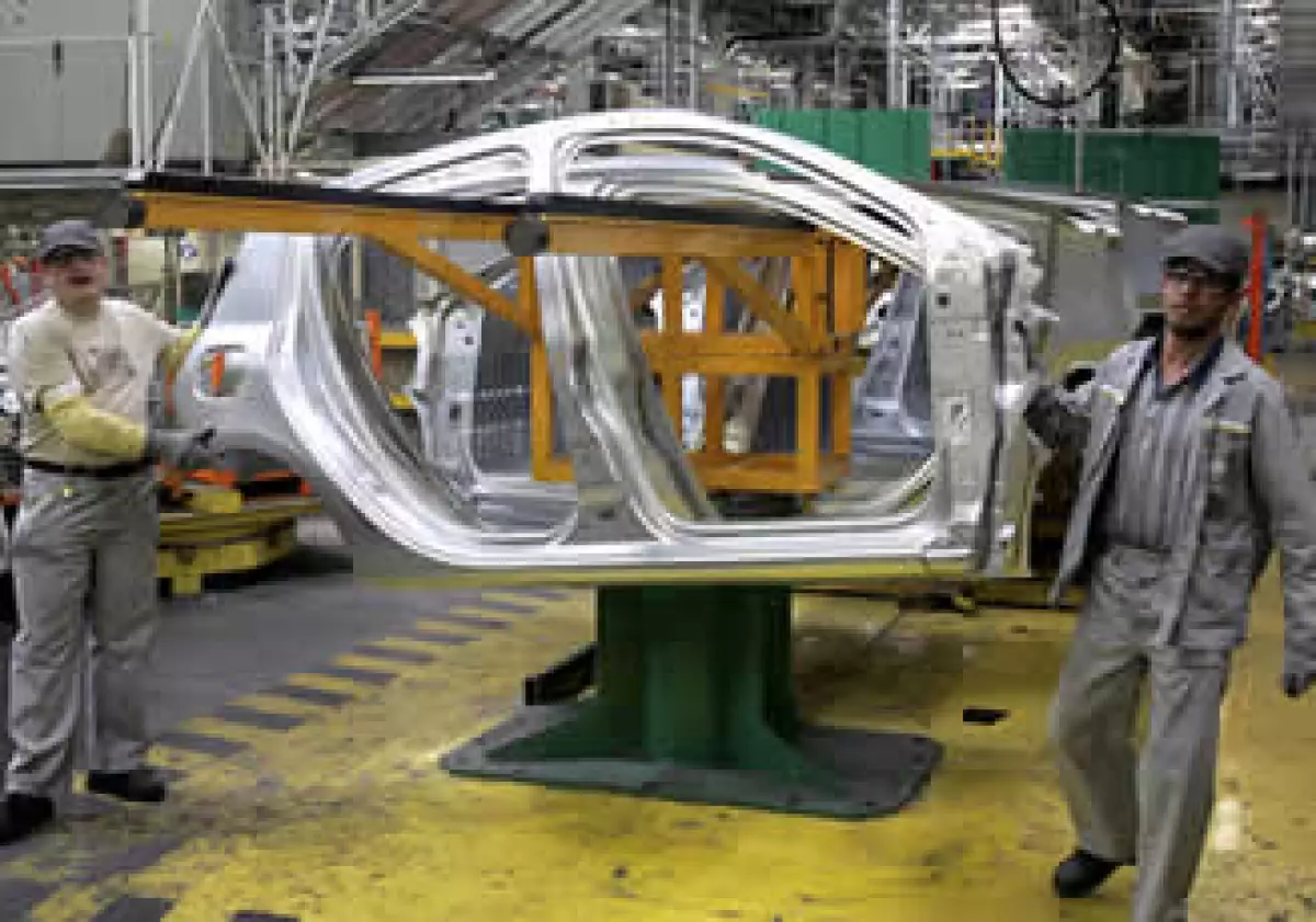 De acuerdo con la AMDA, Renault dejará de fabricar el Clío para armar otro modelo. (Foto: AP)