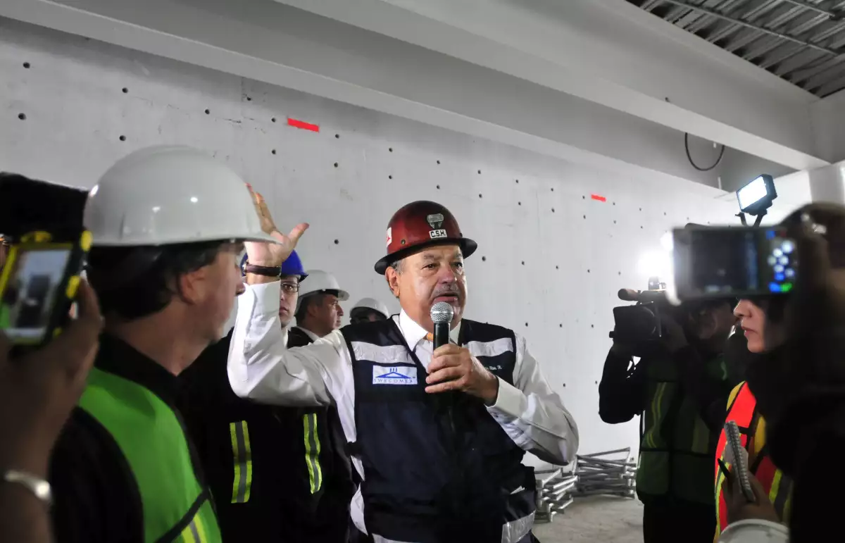 El 29 de junio, el regulador bursátil español autorizó la oferta  pública de Slim sobre el 100% de FCC a 7.6 euros por acción, un precio que se ha considerado equitativo.