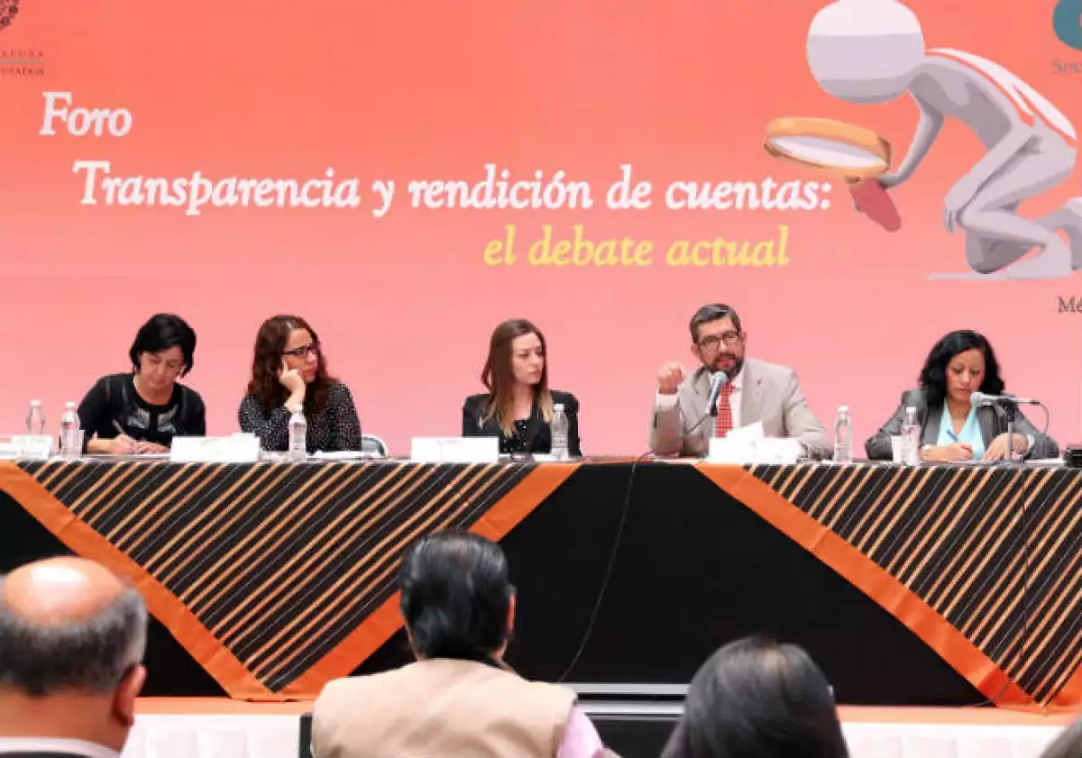 InfoDF en foro sobre transparencia