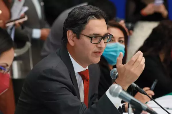 El diputado Erasmo González lleva la negociación del Paquete.