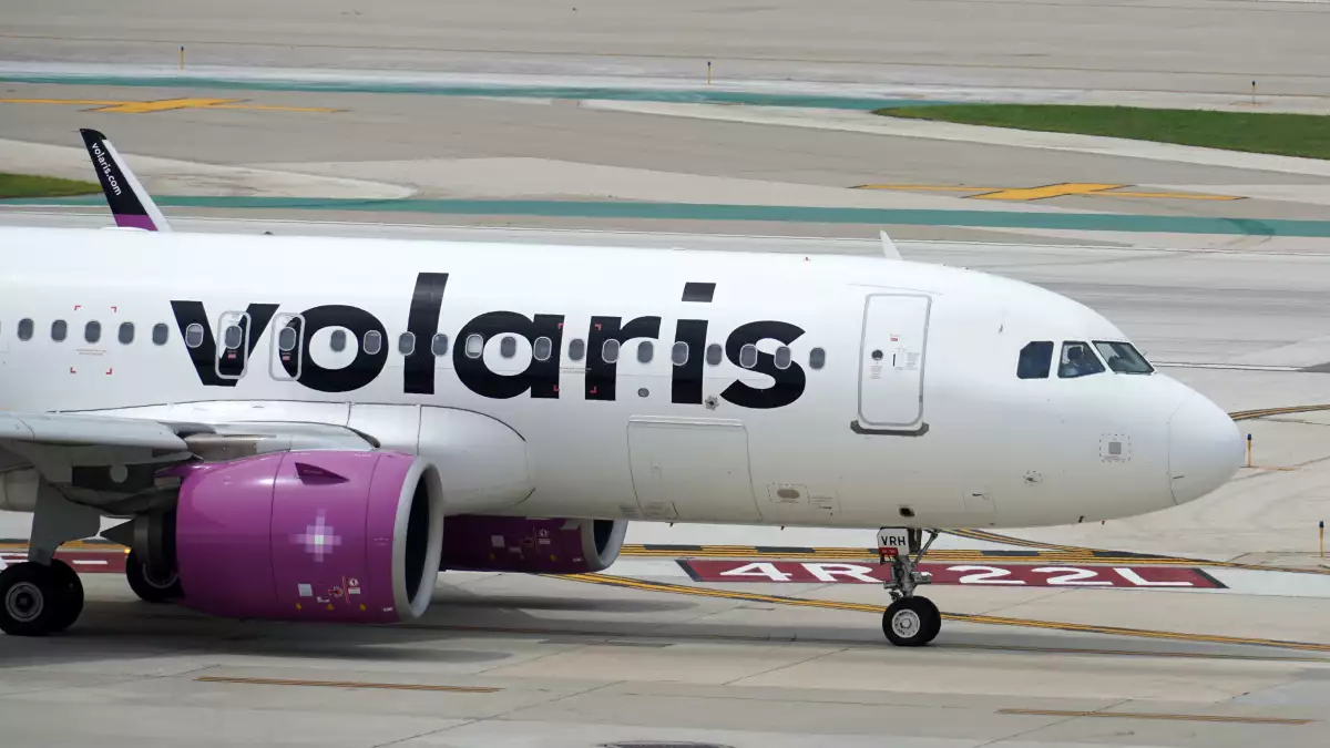 Volaris recorta su número de vuelos ante menor demanda entre México y EU