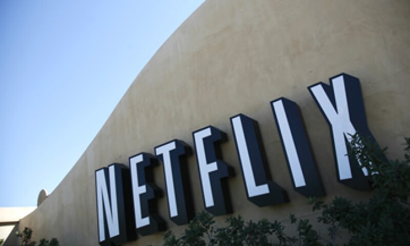 Amazon y Netflix son conocidas por hacer apuestas audaces que a menudo involucran fuertes gastos. (Foto: Reuters)