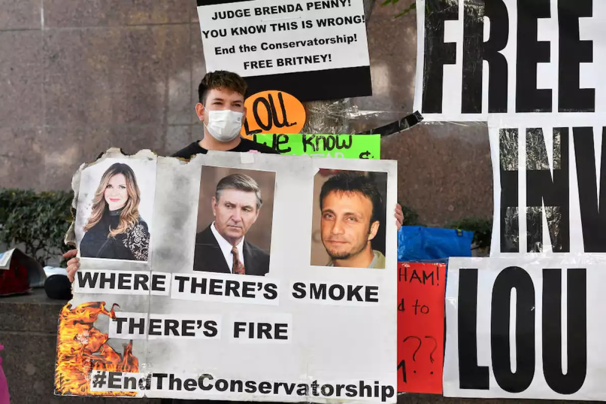 #FreeBritney Protest Outside Los Angeles Courthouse