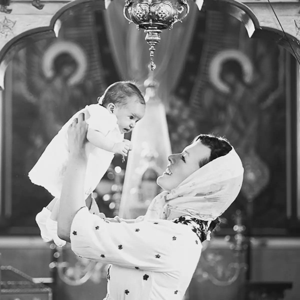 Esta semana la actriz bautizó a su hija Dashiel Edan de dos meses de edad en una ceremonia ortodoxa rusa en Los Ángeles.
