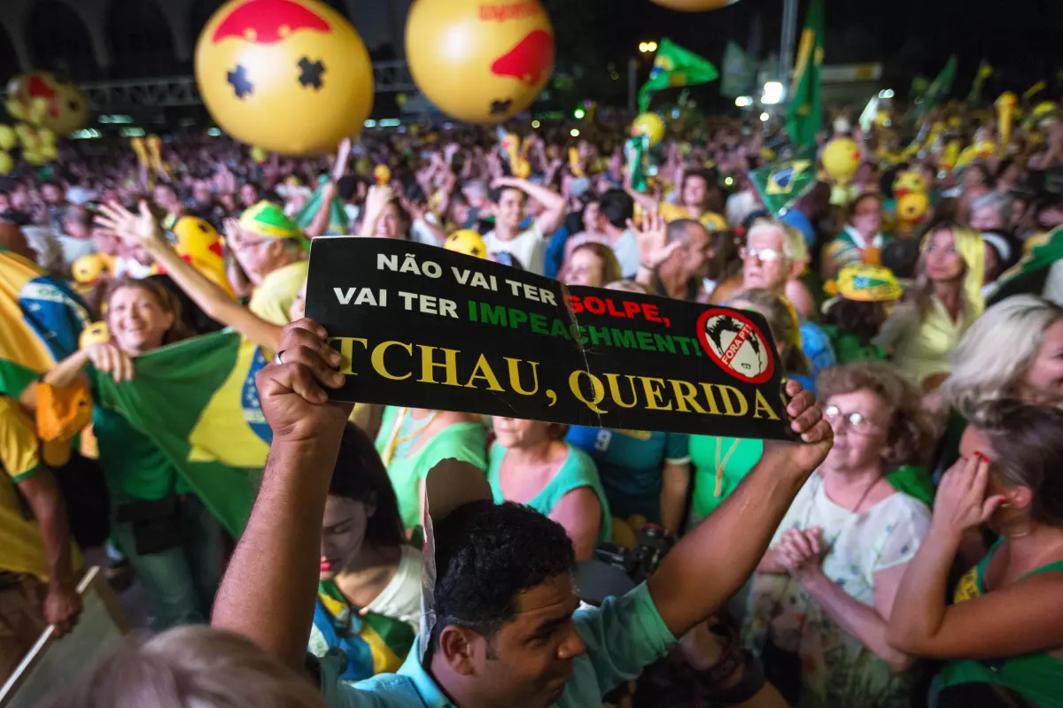 Miles de brasileños celebraron en las calles de Sao Paulo la decisión de los diputados.