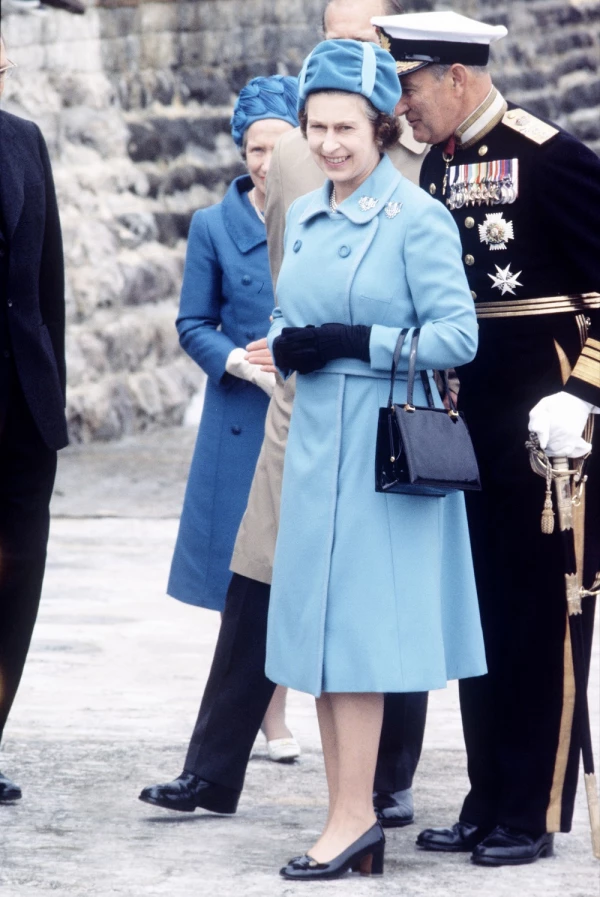 Reina Isabel II