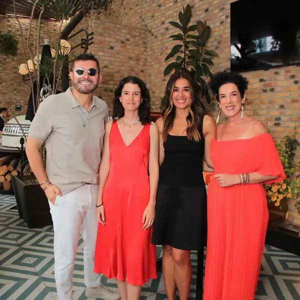 Lorenzo Ruiz, Ana Montes, Lupita Tirado y Gaby Rodríguez