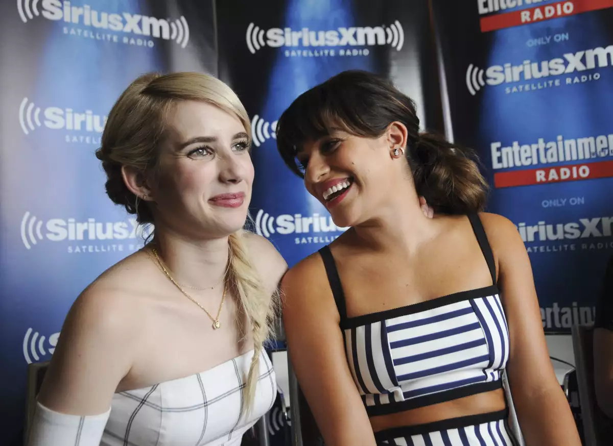 Emma Roberts y Lea Michele