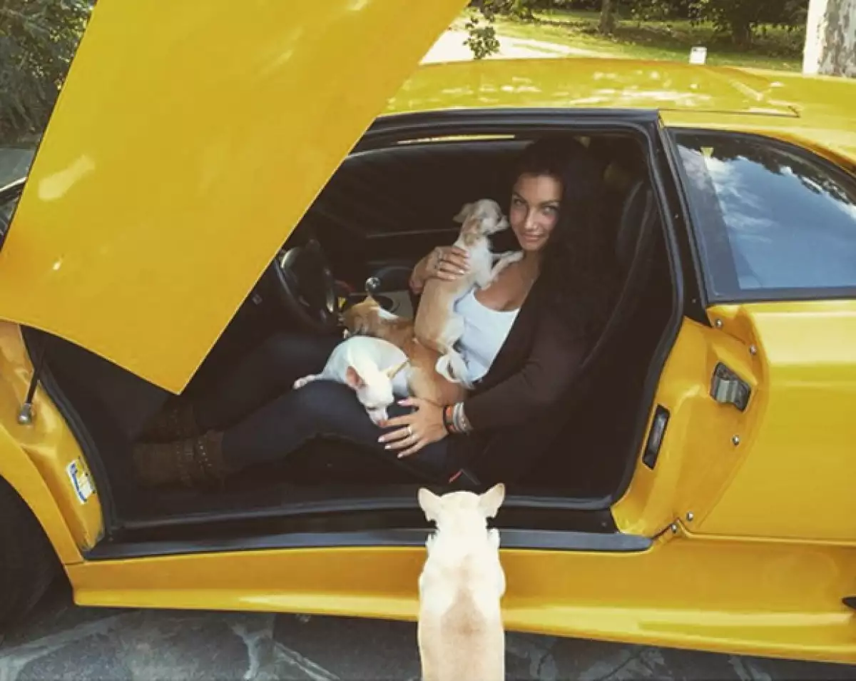 Elettra Lamborghini tiene 21 años y ha declarado querer dedicarse a aparecer en programas que trabajar en la millonaria empresa familiar.