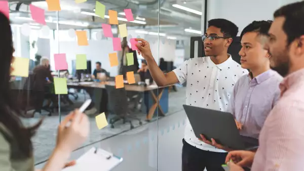 La fórmula de Nestlé para atraer y retener al talento joven