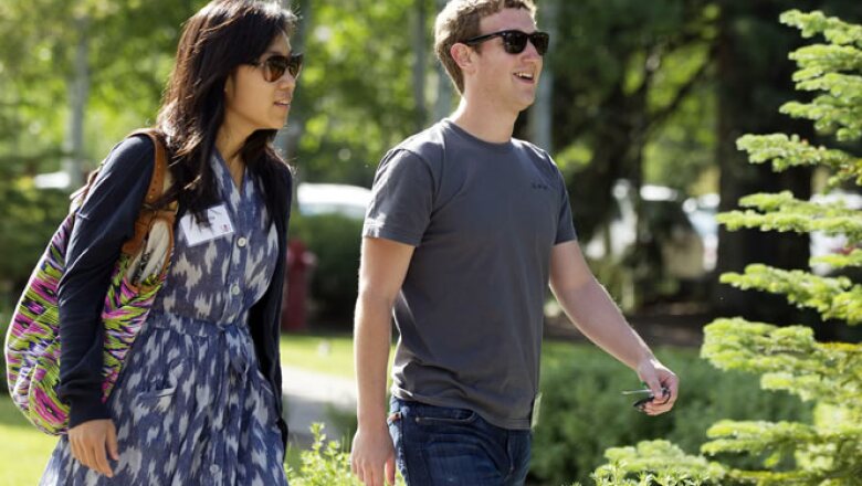 Zuckerberg y Priscilla Chan, de 27 años, se dieron el “sí” en una pequeña ceremonia en la casa del empresario, tras una semana ajetreada para la pareja.