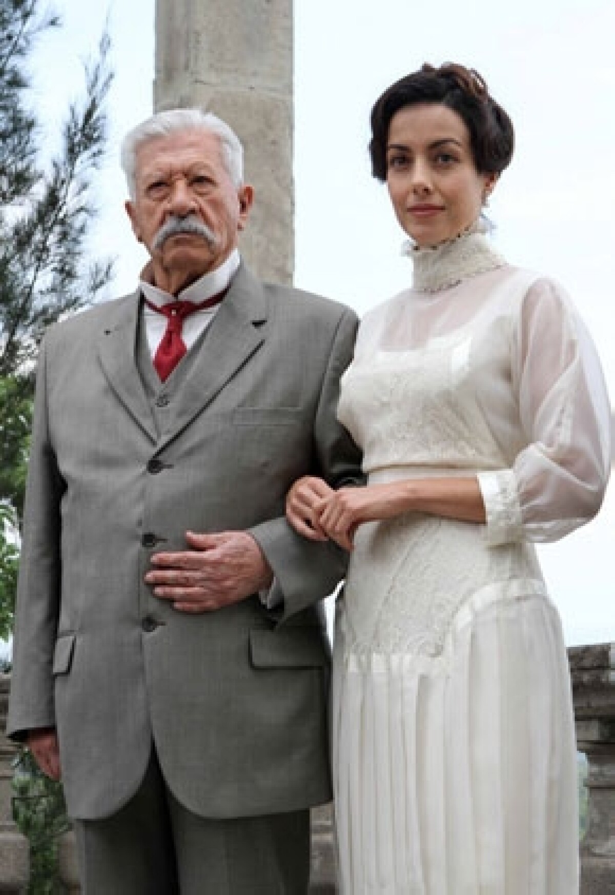 Ceci Suárez será la esposa de Porfirio Díaz Ceci Suárez será la esposa de Porfirio Díaz