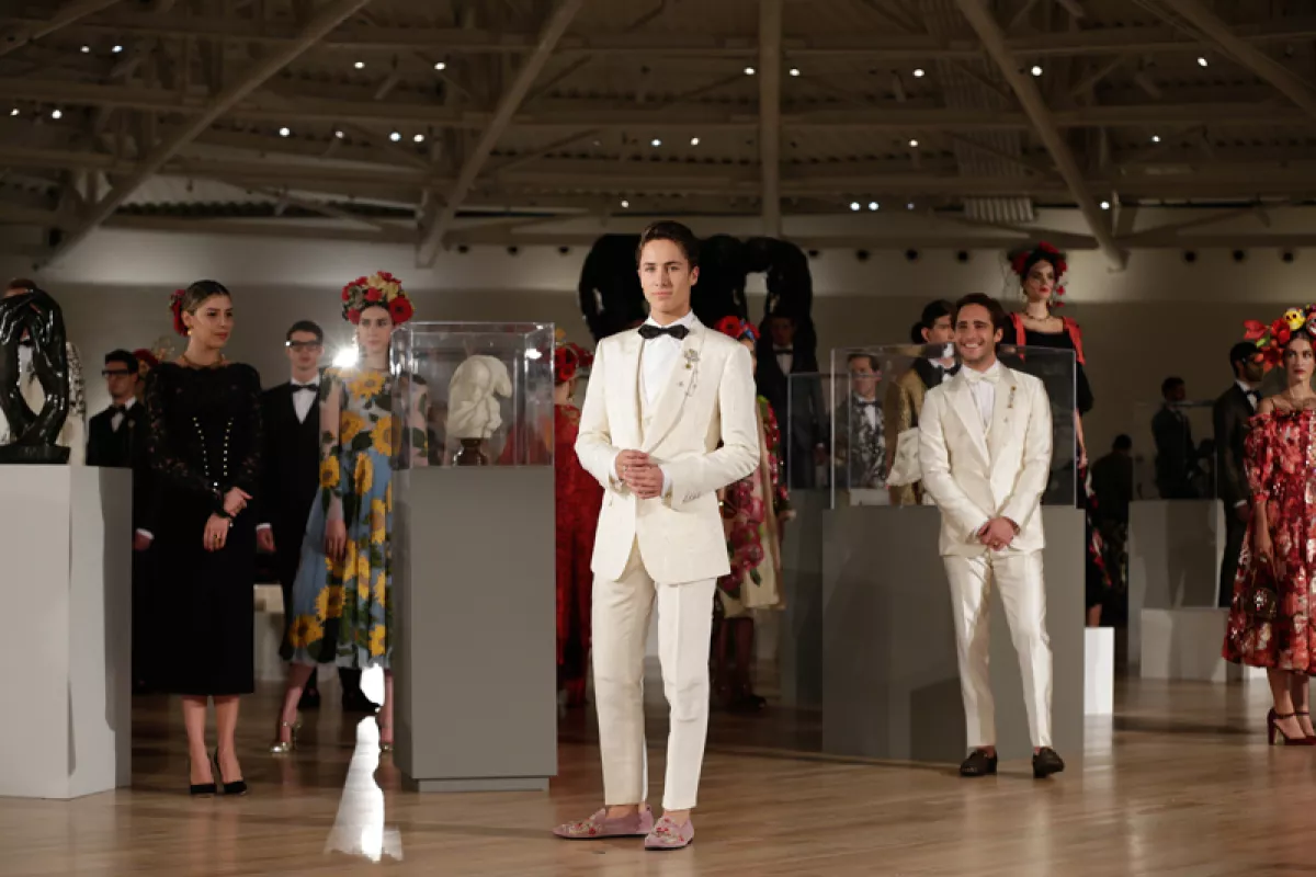 Dolce-Gabbana-Mexico-Front-03