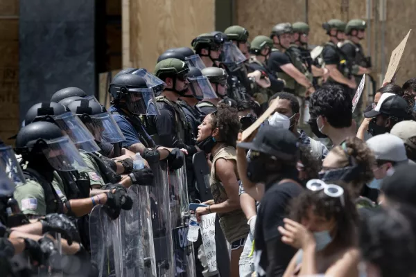 Protestas multitudinarias