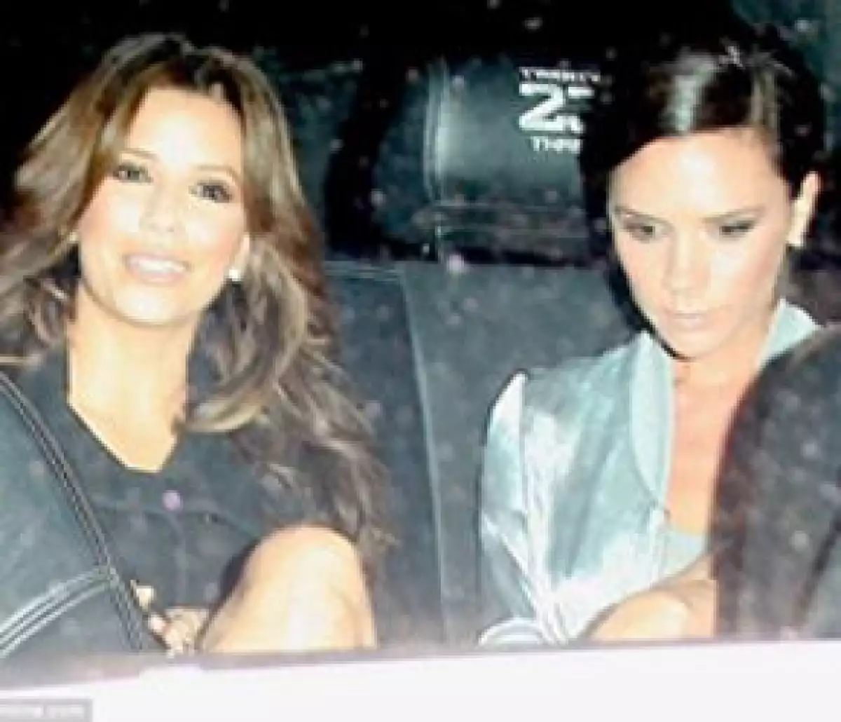 A pesar de que la ex Spice Girl cumple 35 años el 17 de abril, sus amigas la festejaron la noche del miércoles con una cena en un exclusivo restaurante en Los Angeles.